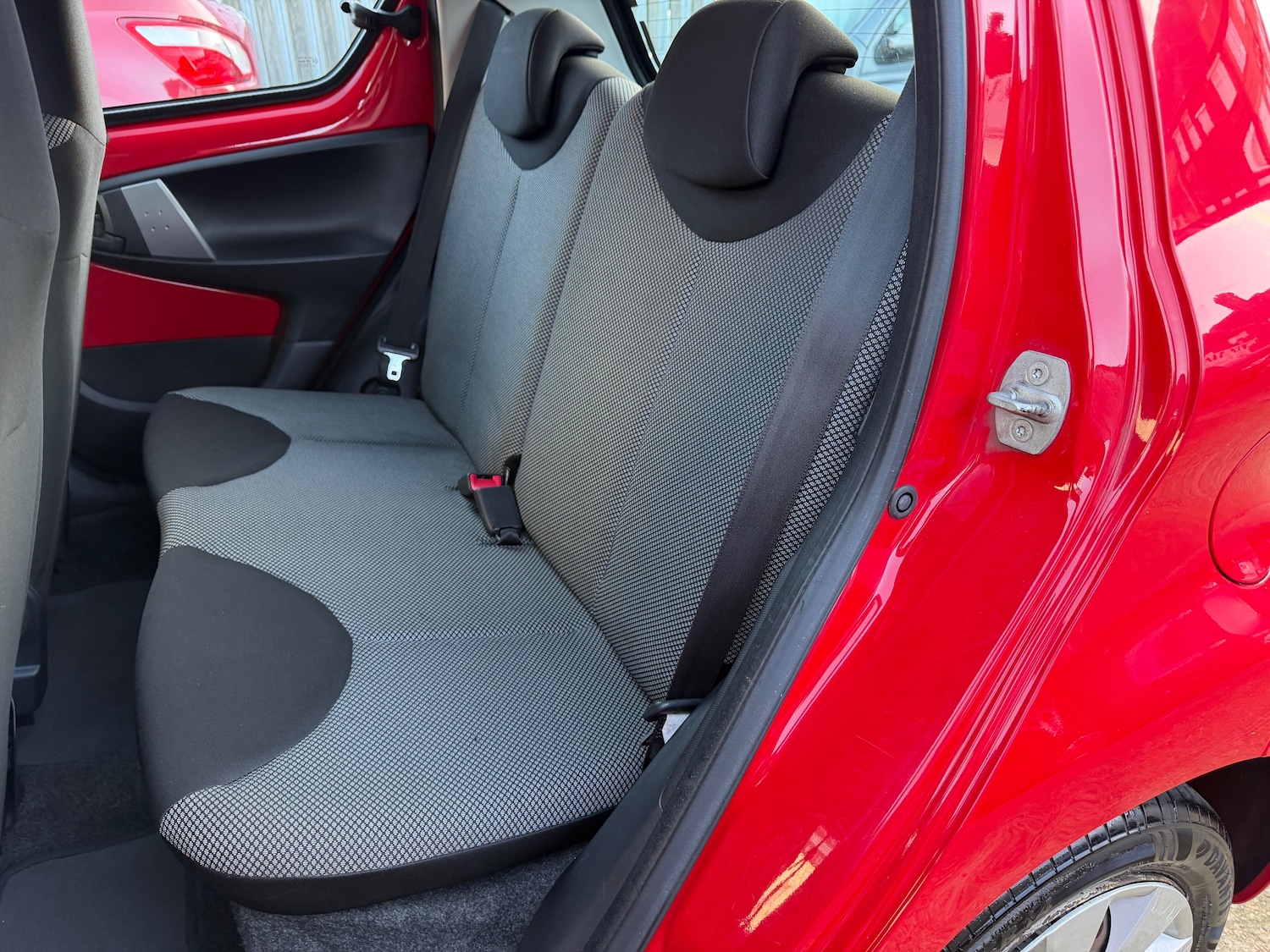 Used Toyota AYGO for sale - 77401415: Photo 24