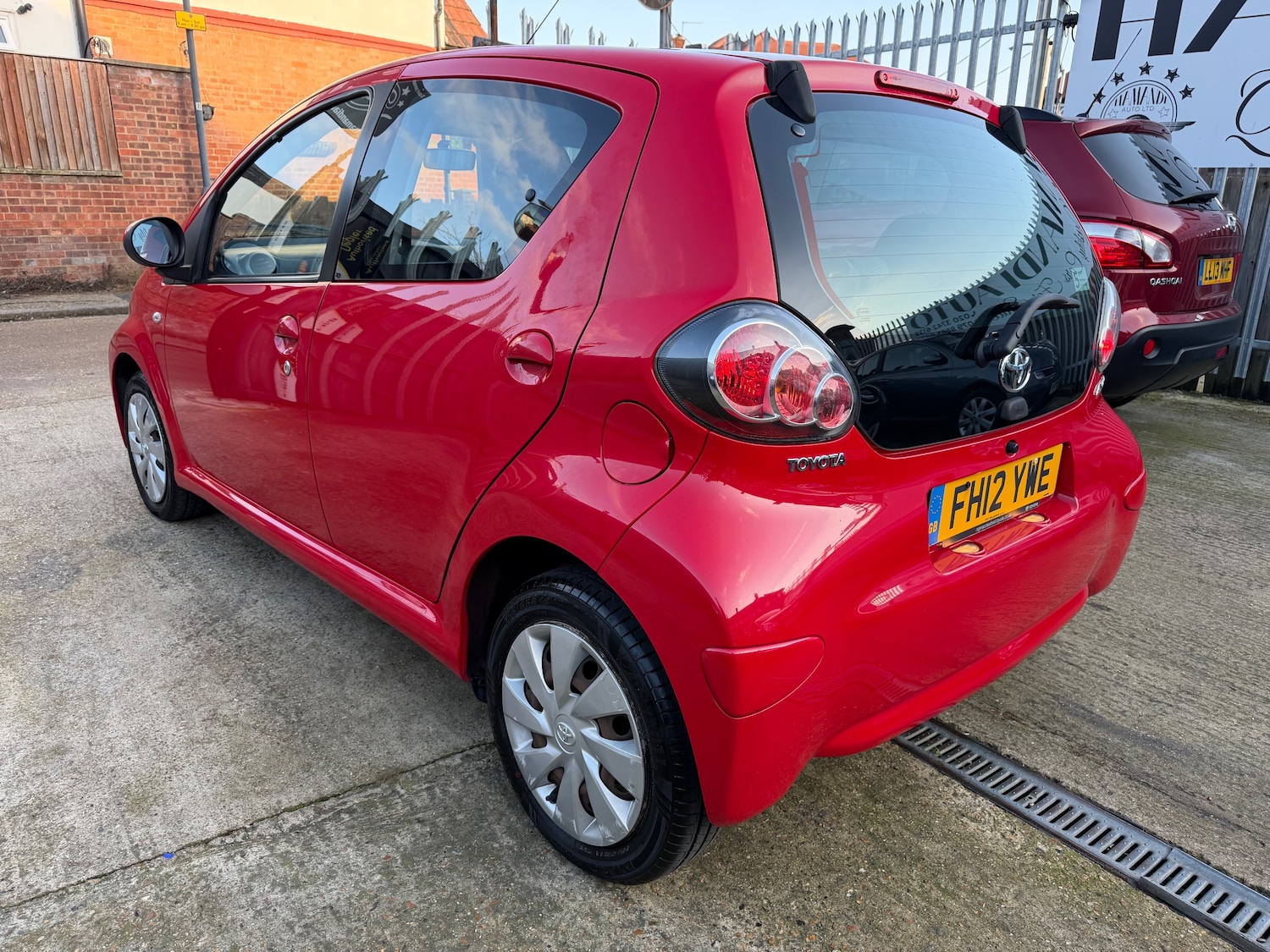 Used Toyota AYGO for sale - 77401415: Photo 5