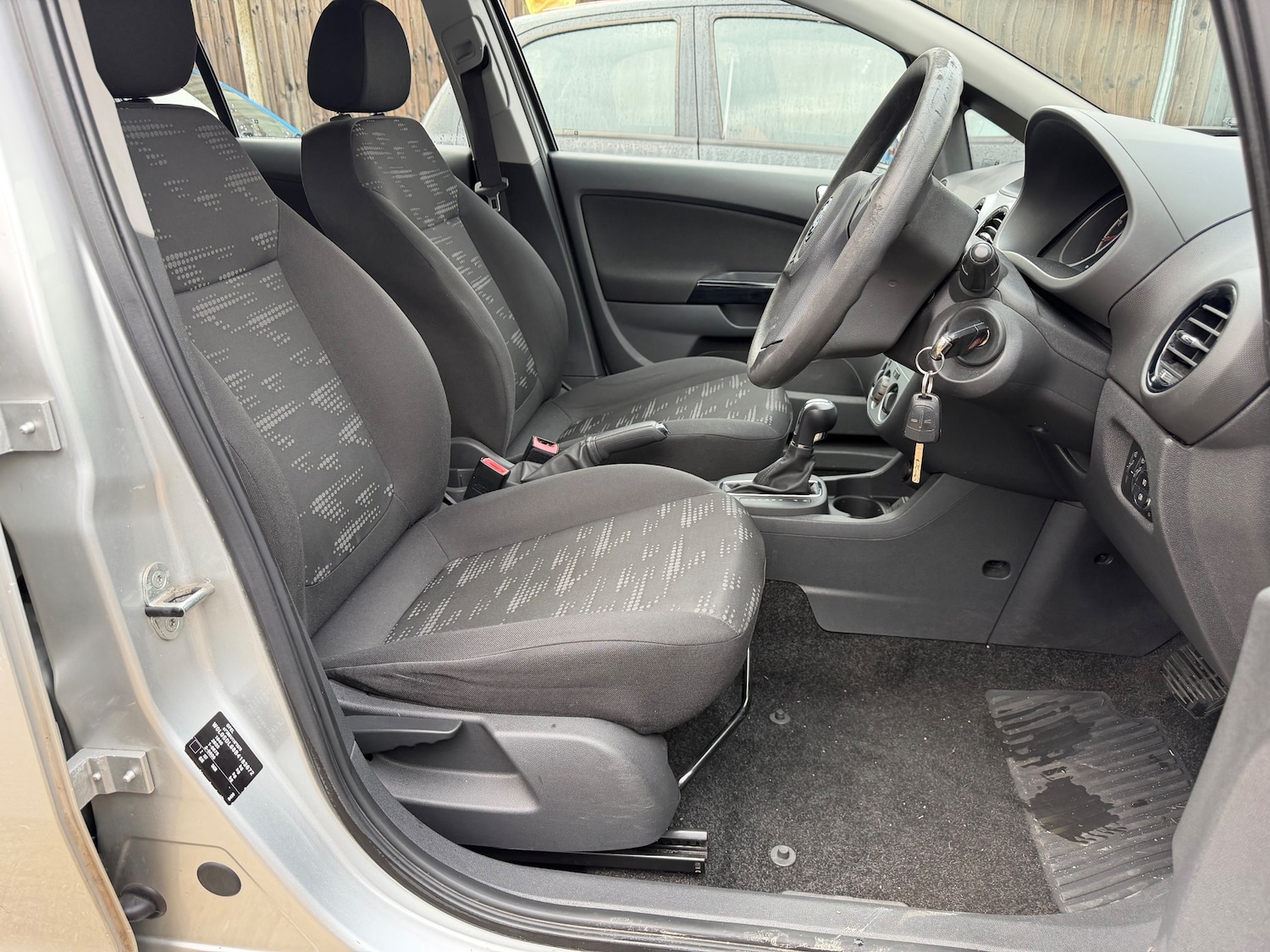 Used Vauxhall Corsa 2011 for sale - 77428292: Photo 8