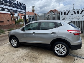 Used Nissan Qashqai 2017 for sale - 75404762: Photo
