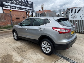 Used Nissan Qashqai 2017 for sale - 75404762: Photo