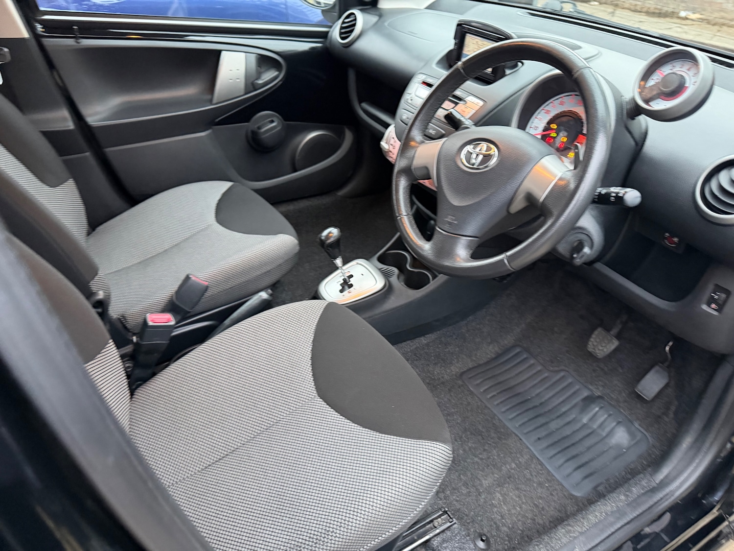 Used Toyota AYGO 2014 for sale - 77333281: Photo 12