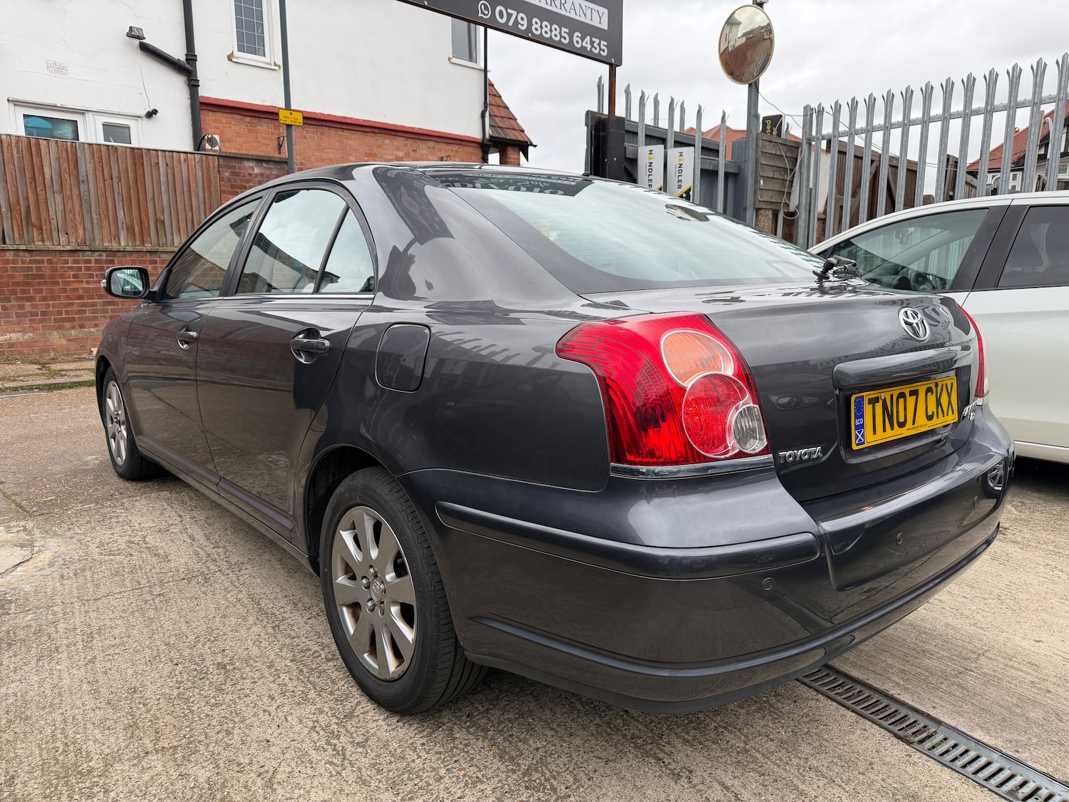 Used Toyota Avensis 2007 for sale - 78129209: Photo 2