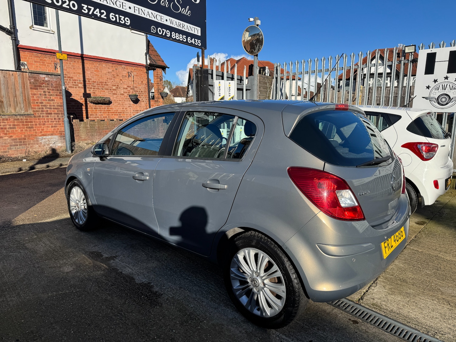 Used Vauxhall Corsa 2013 for sale - 77570922: Photo 2