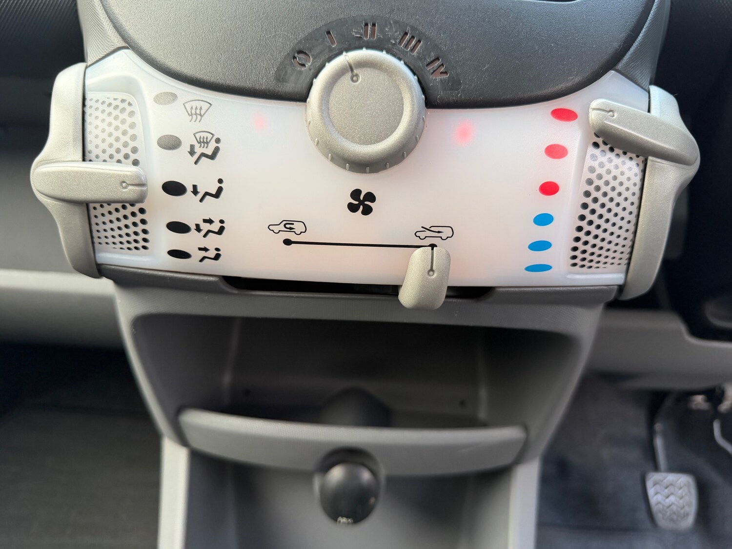 Used Toyota AYGO for sale - 78223939: Photo 20