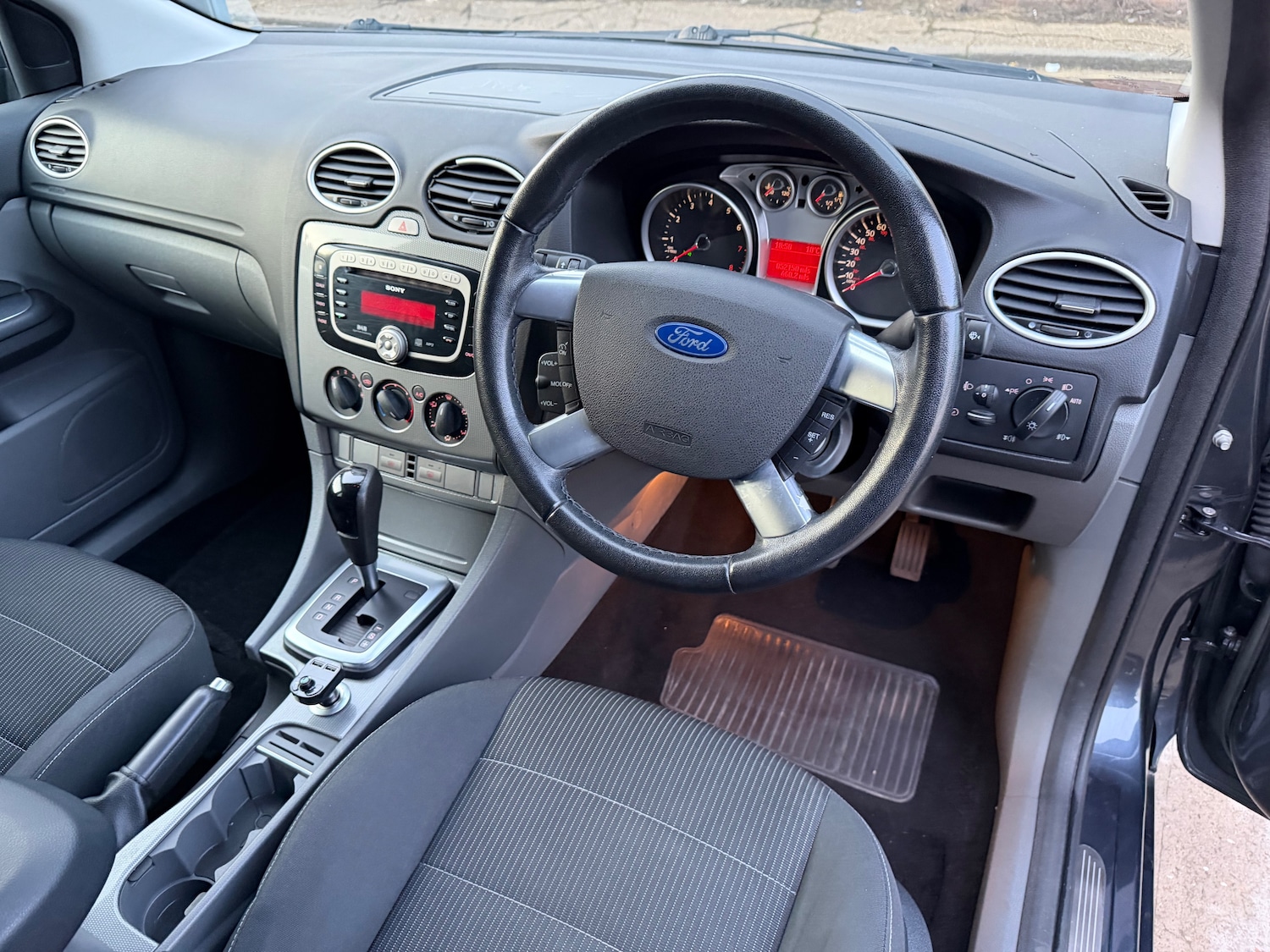 Used Ford Focus 2009 for sale - 77563638: Photo 11