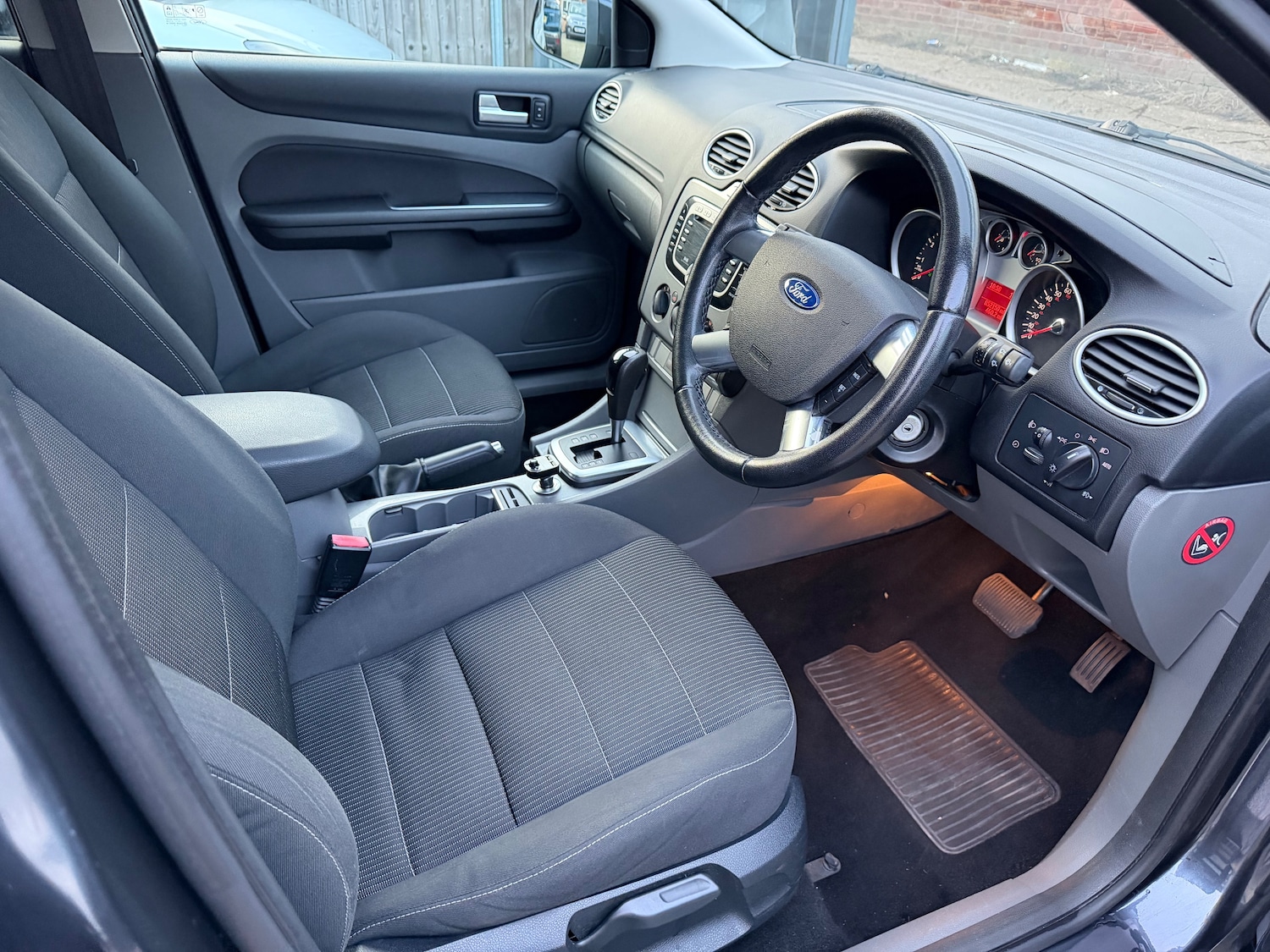 Used Ford Focus 2009 for sale - 77563638: Photo 9