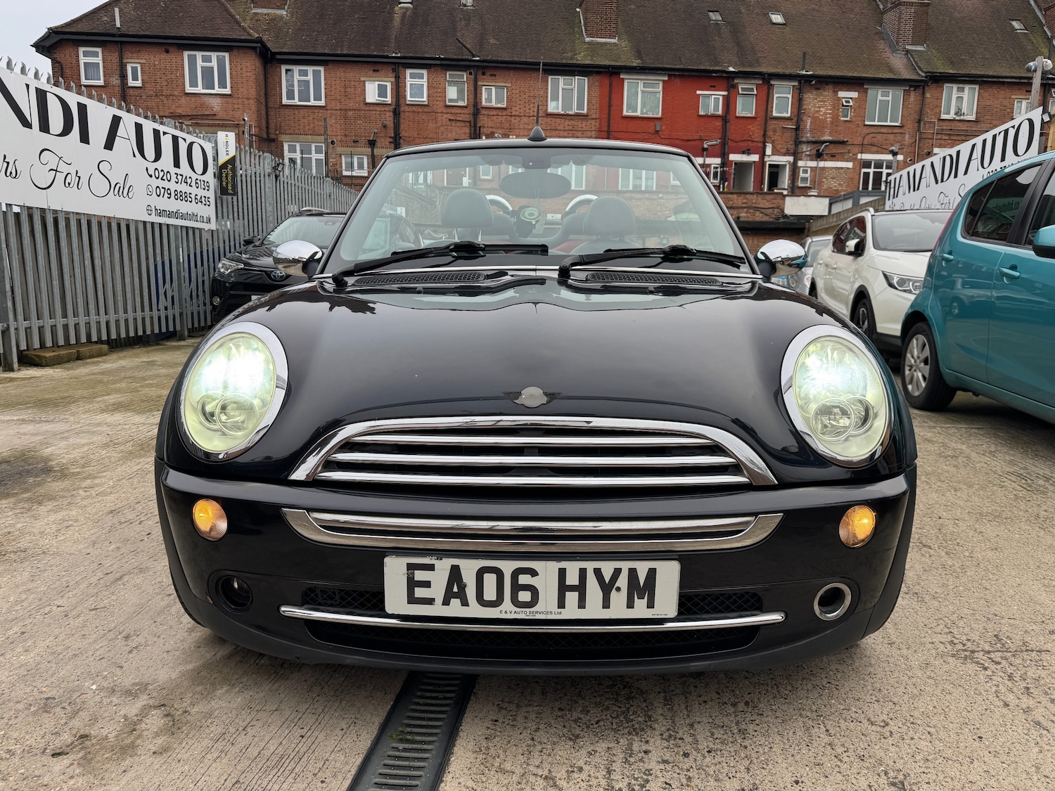 Used MINI Convertible 2006 for sale - 76346855: Photo 2