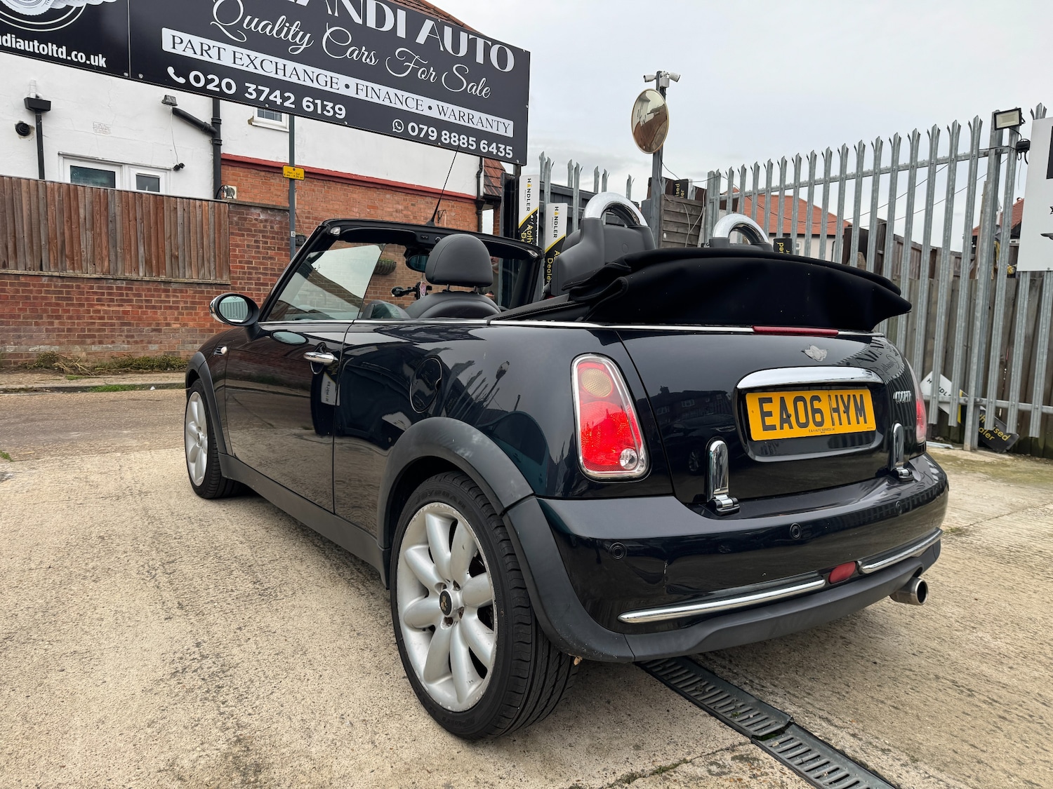 Used MINI Convertible 2006 for sale - 76346855: Photo 7