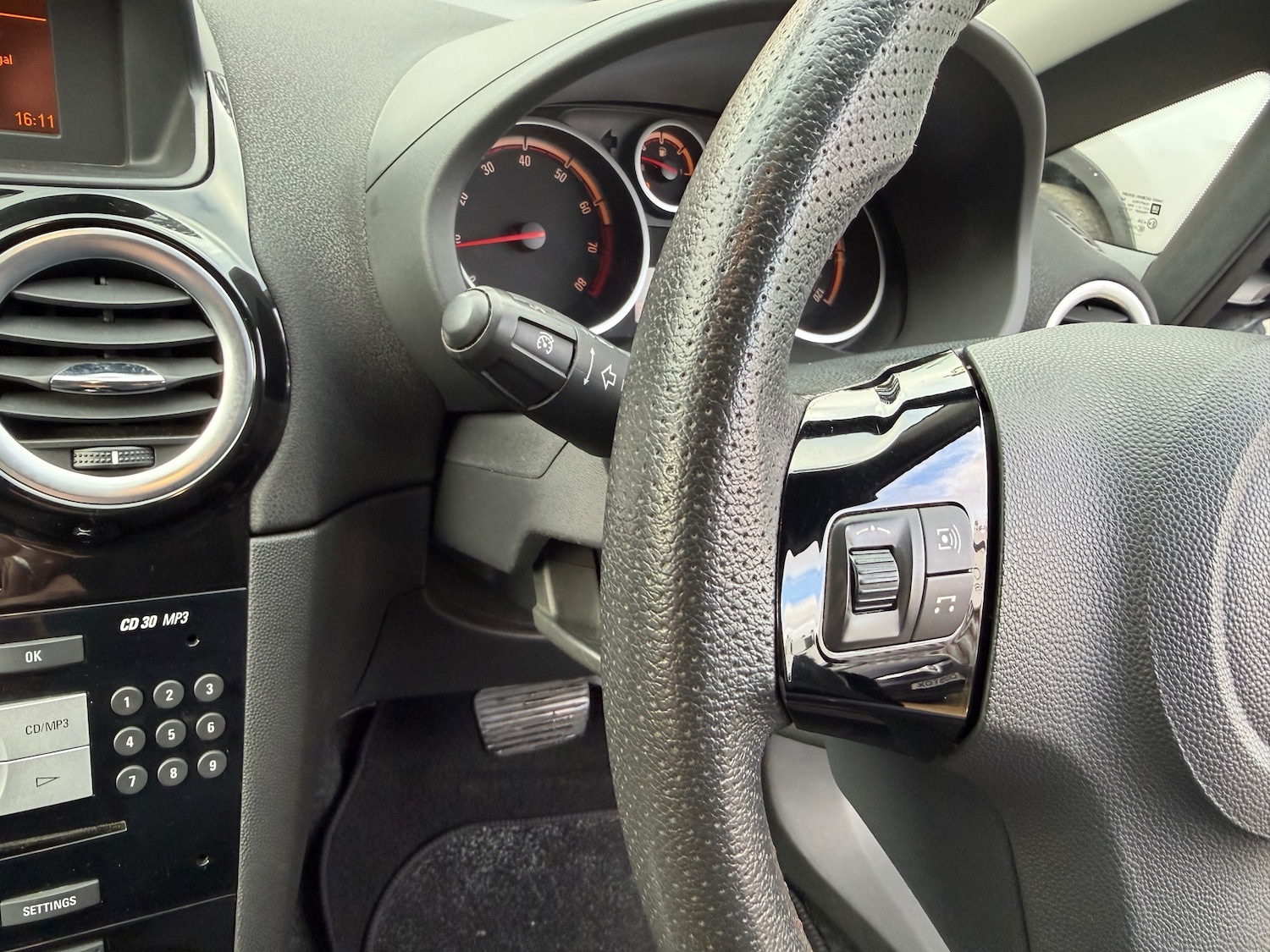 Used Vauxhall Corsa 2012 for sale - 77627692: Photo 11