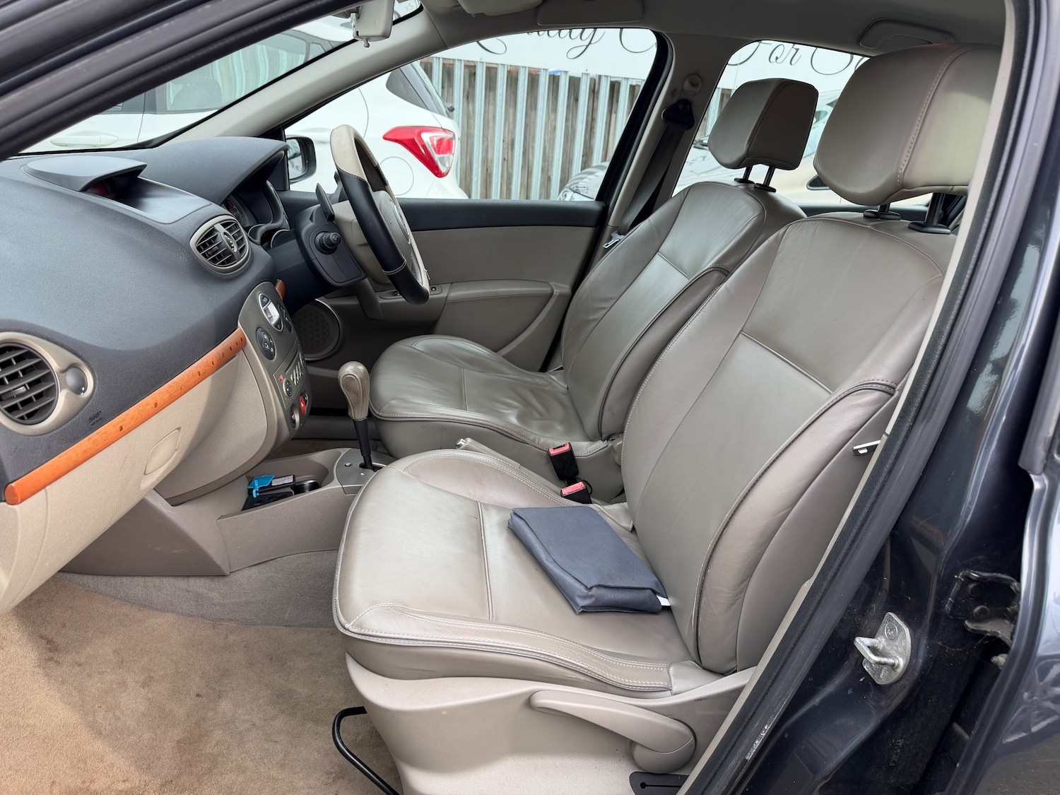 Used Renault Clio 2008 for sale - 77872235: Photo 19