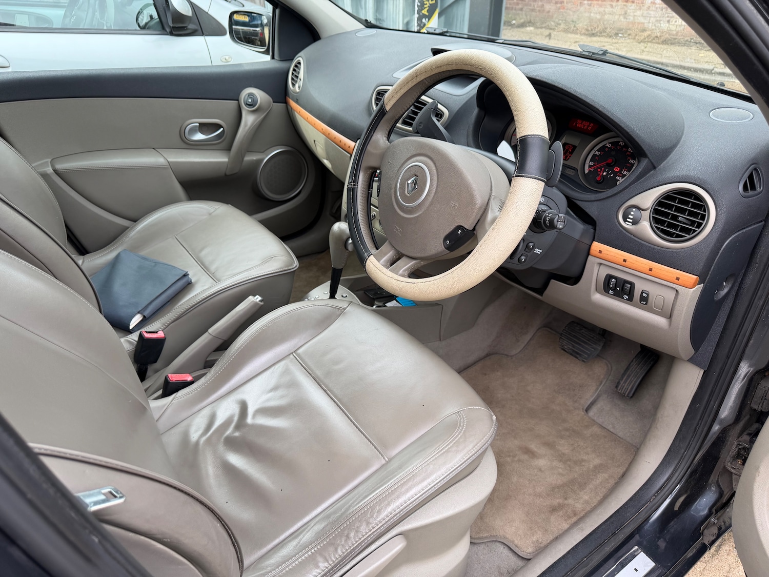 Used Renault Clio 2008 for sale - 77872235: Photo 20