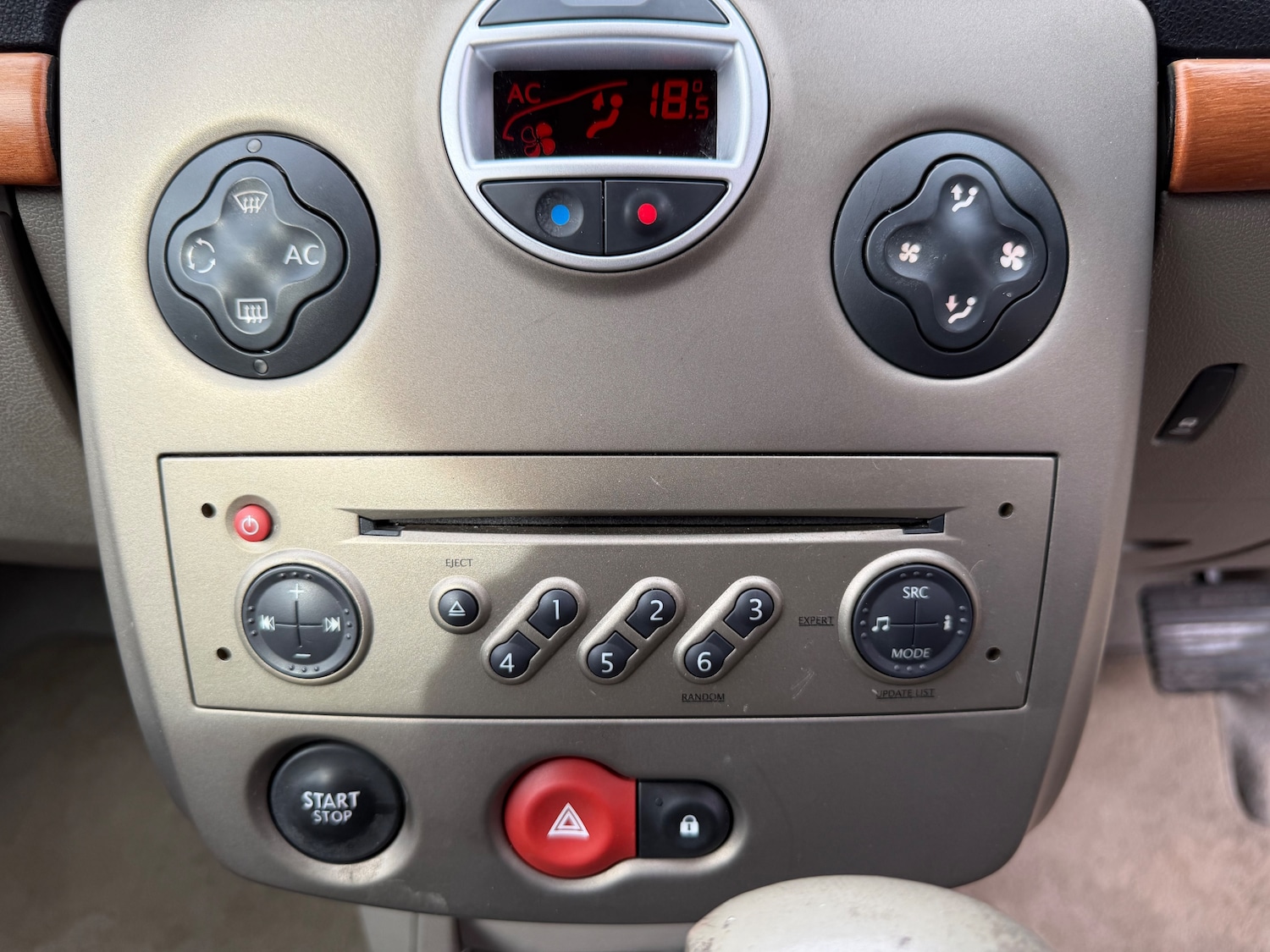 Used Renault Clio 2008 for sale - 77872235: Photo 22