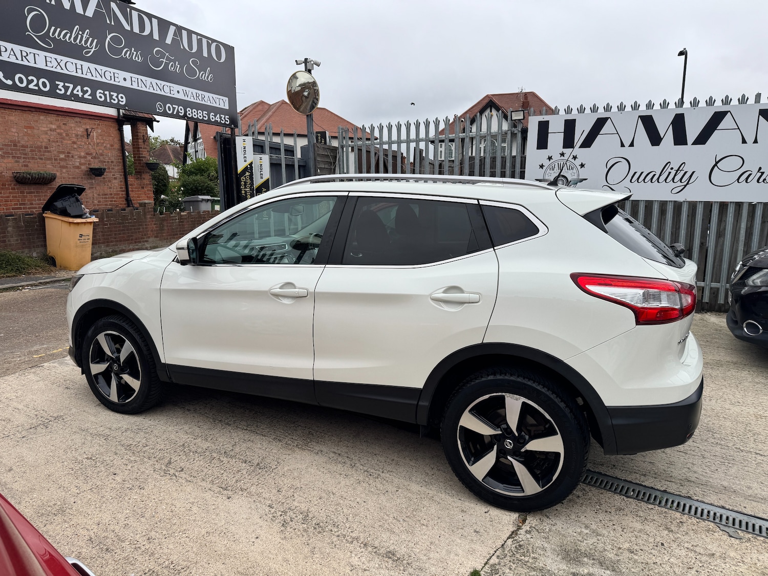 Used Nissan Qashqai 2017 for sale - 76508826: Photo 2