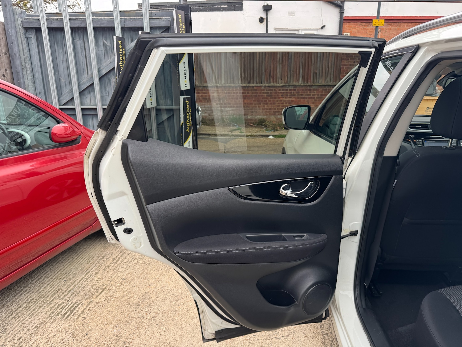 Used Nissan Qashqai 2017 for sale - 76508826: Photo 23