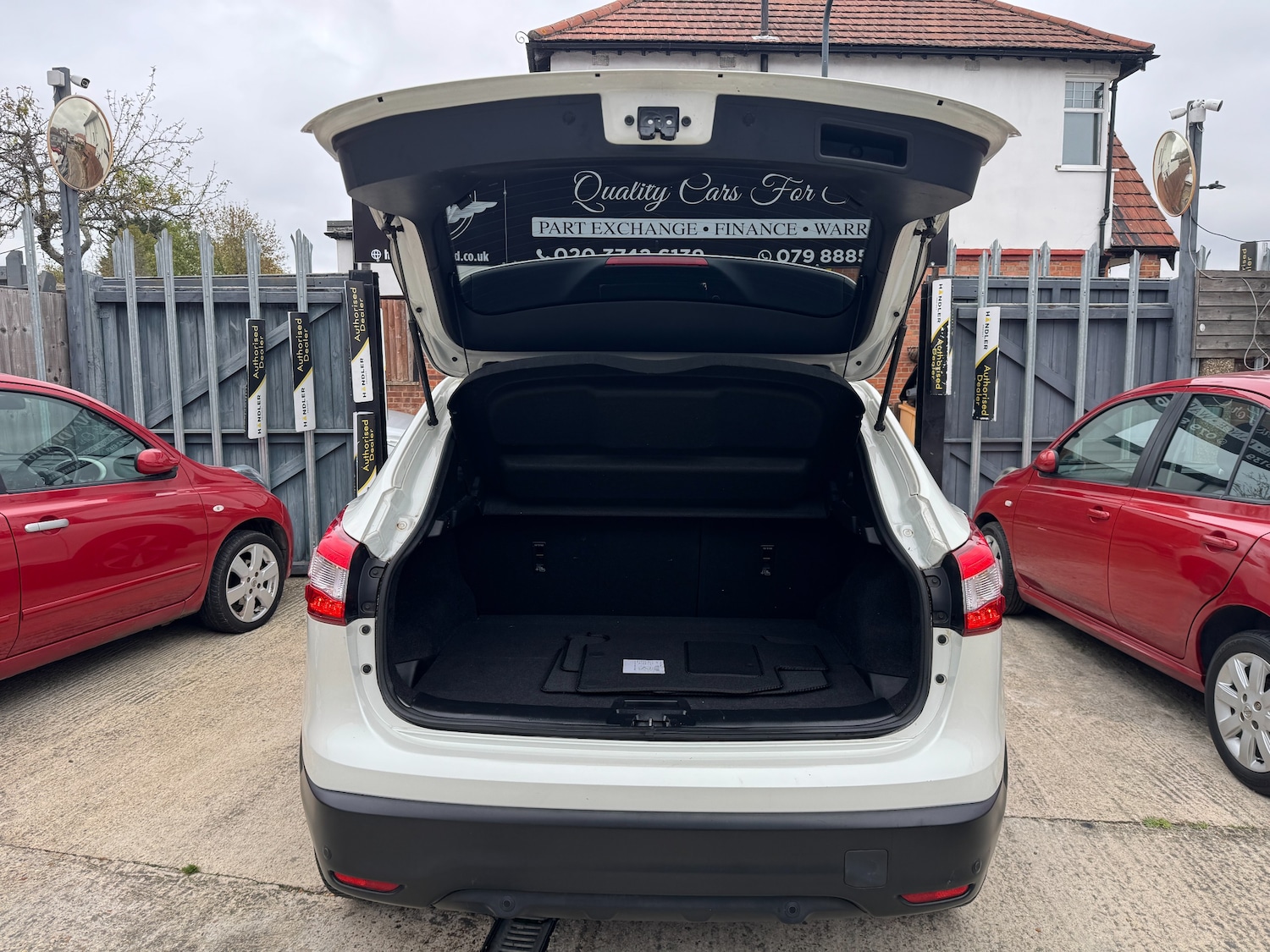 Used Nissan Qashqai 2017 for sale - 76508826: Photo 30