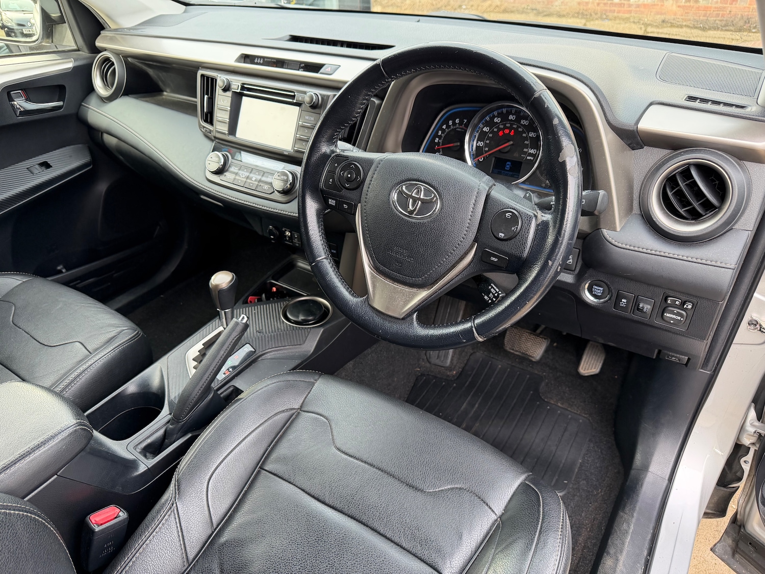 Used Toyota RAV4 2014 for sale - 77600557: Photo 16