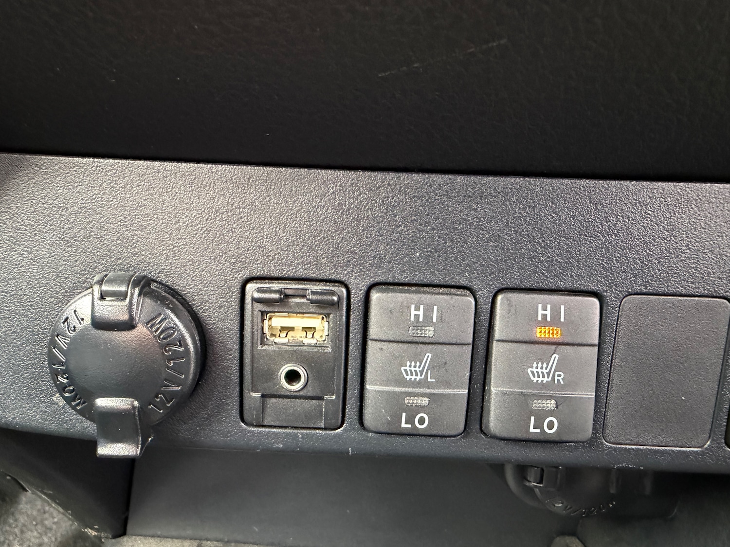 Used Toyota RAV4 2014 for sale - 77600557: Photo 25