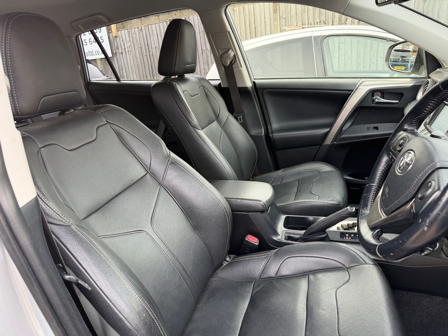 Used Toyota RAV4 2014 for sale - 77600557: Photo 9