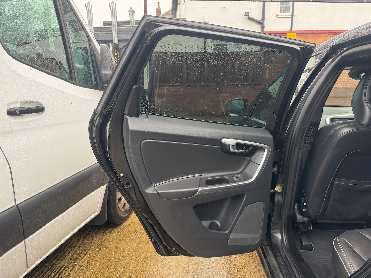 Used Volvo XC60 2015 for sale - 76586767: Photo 16