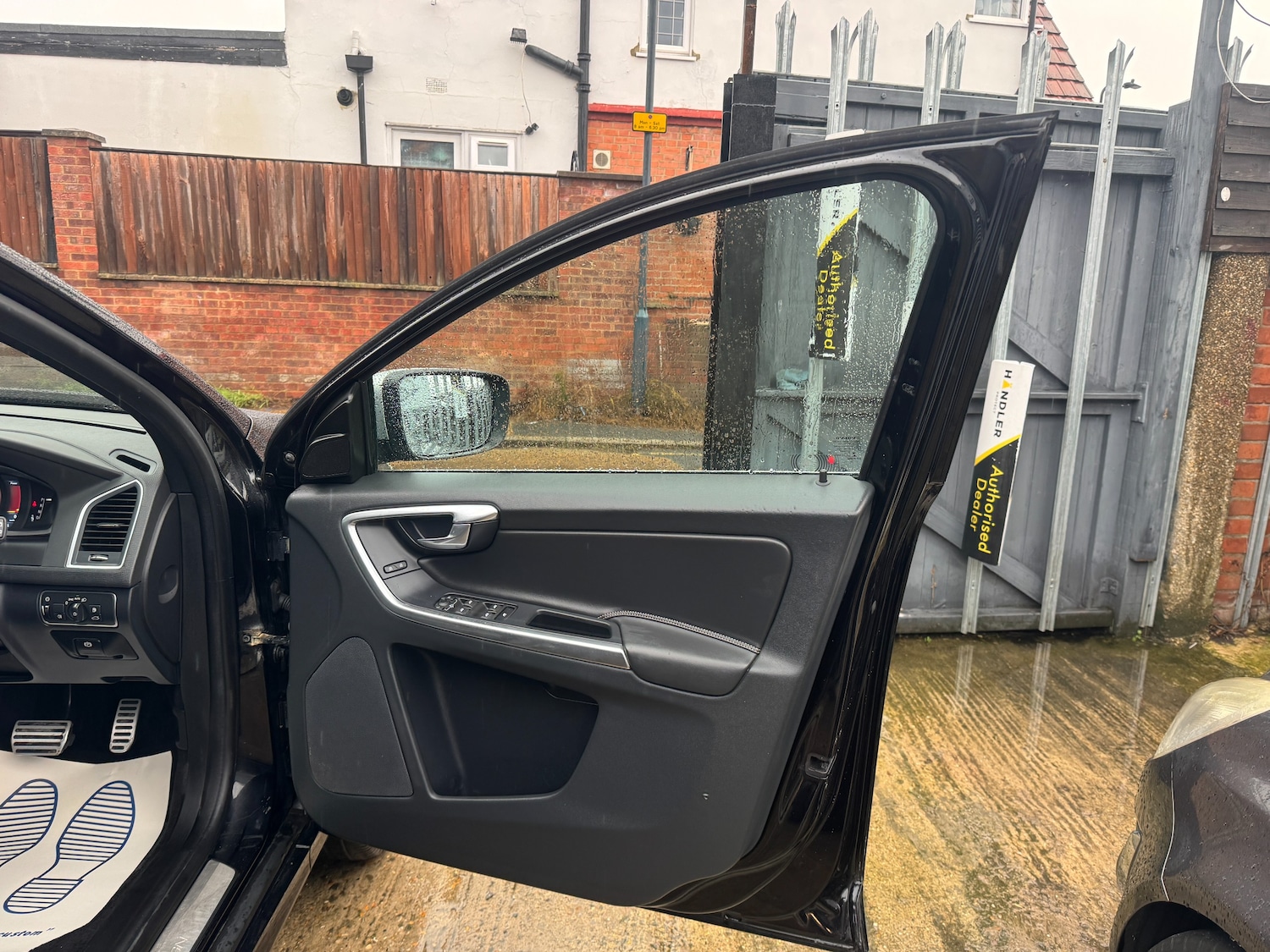 Used Volvo XC60 2015 for sale - 76586767: Photo 32