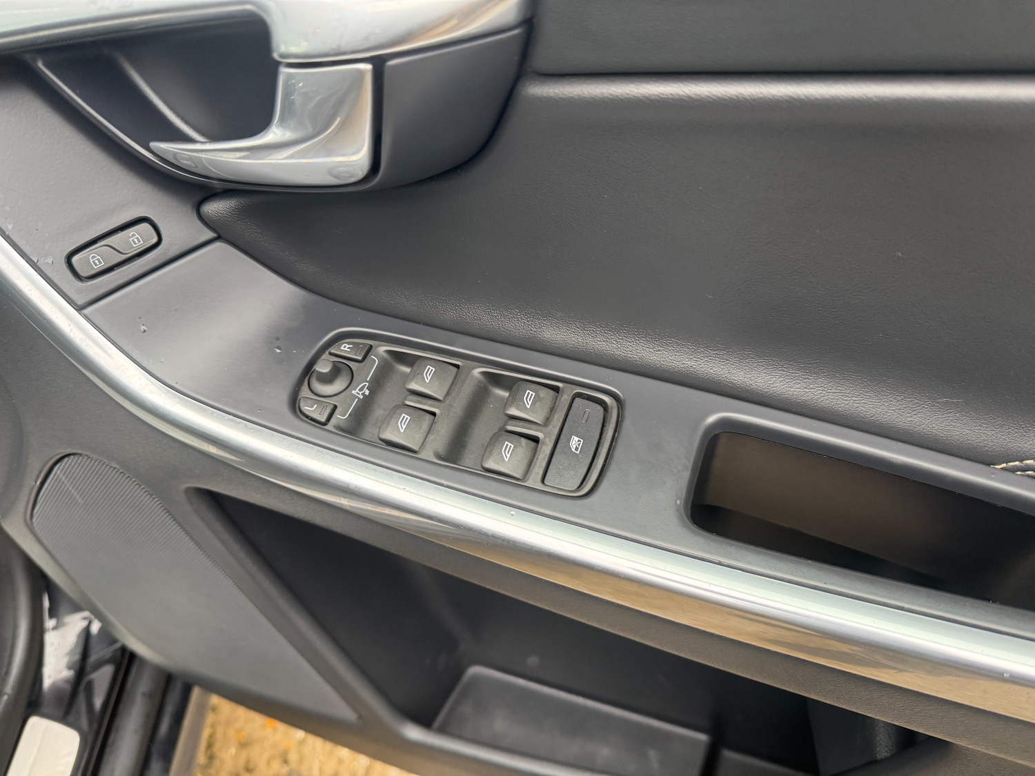 Used Volvo XC60 2015 for sale - 76586767: Photo 33