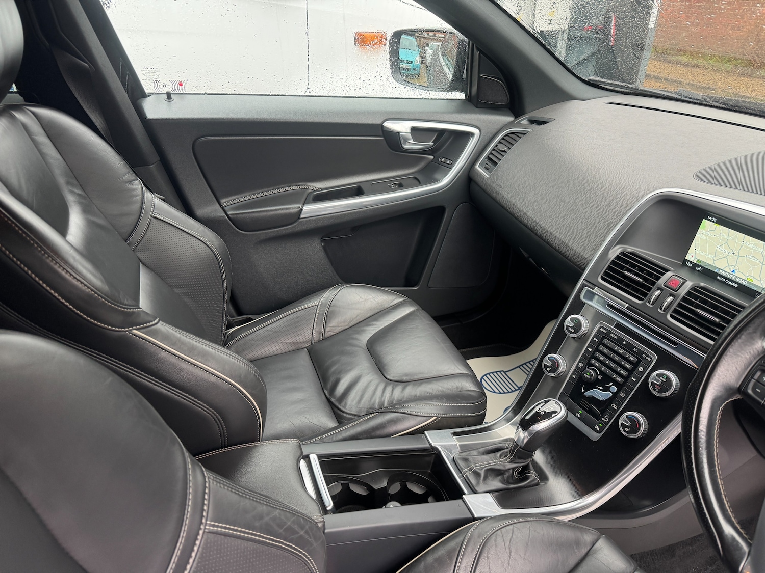 Used Volvo XC60 2015 for sale - 76586767: Photo 40