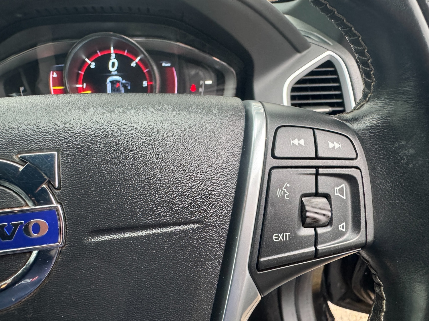 Used Volvo XC60 2015 for sale - 76586767: Photo 42