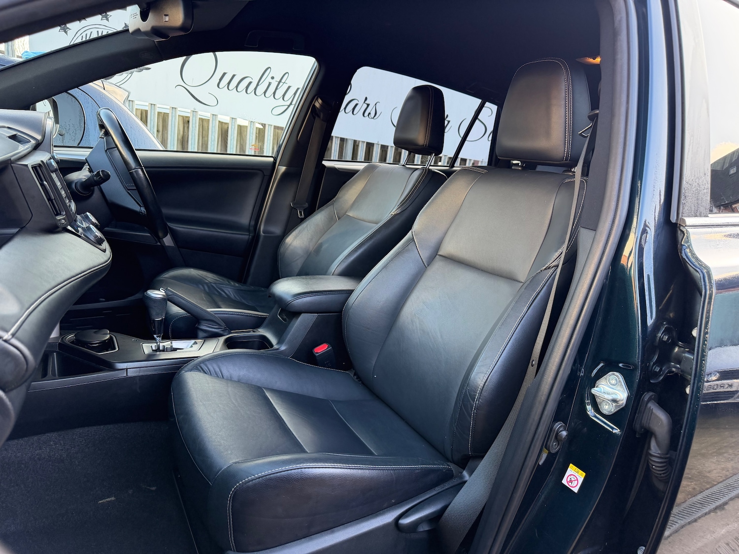 Used Toyota RAV4 2017 for sale - 77368786: Photo 18