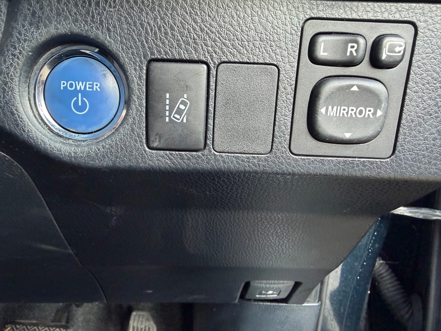 Used Toyota RAV4 2017 for sale - 77368786: Photo 28