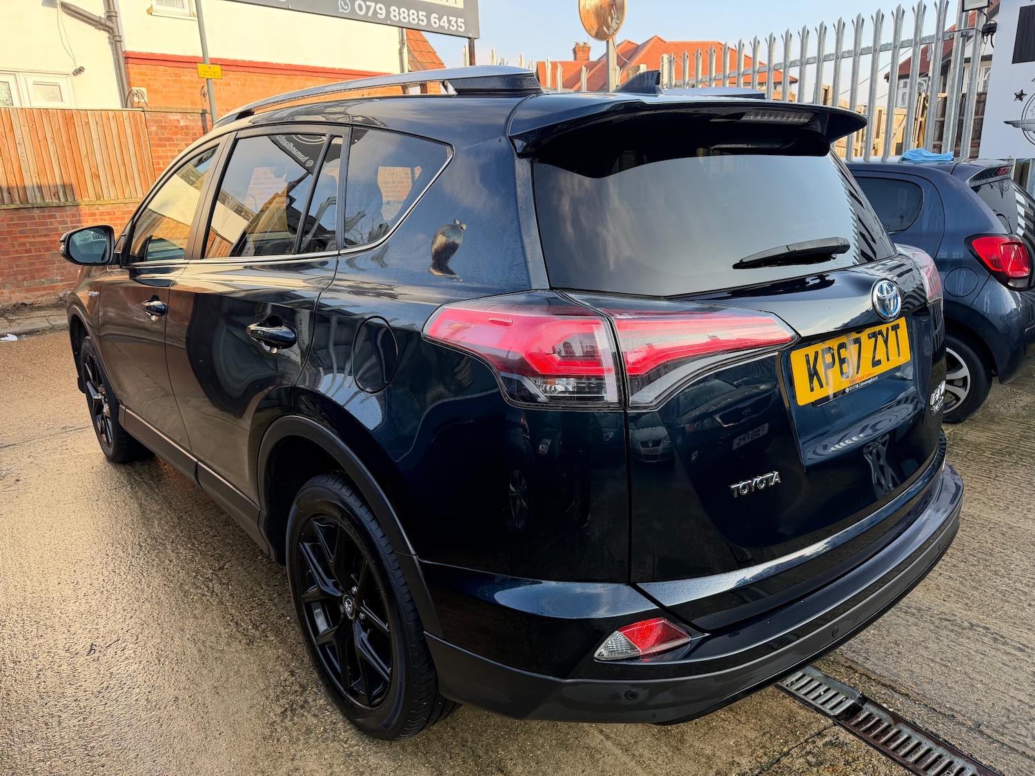 Used Toyota RAV4 2017 for sale - 77368786: Photo 3