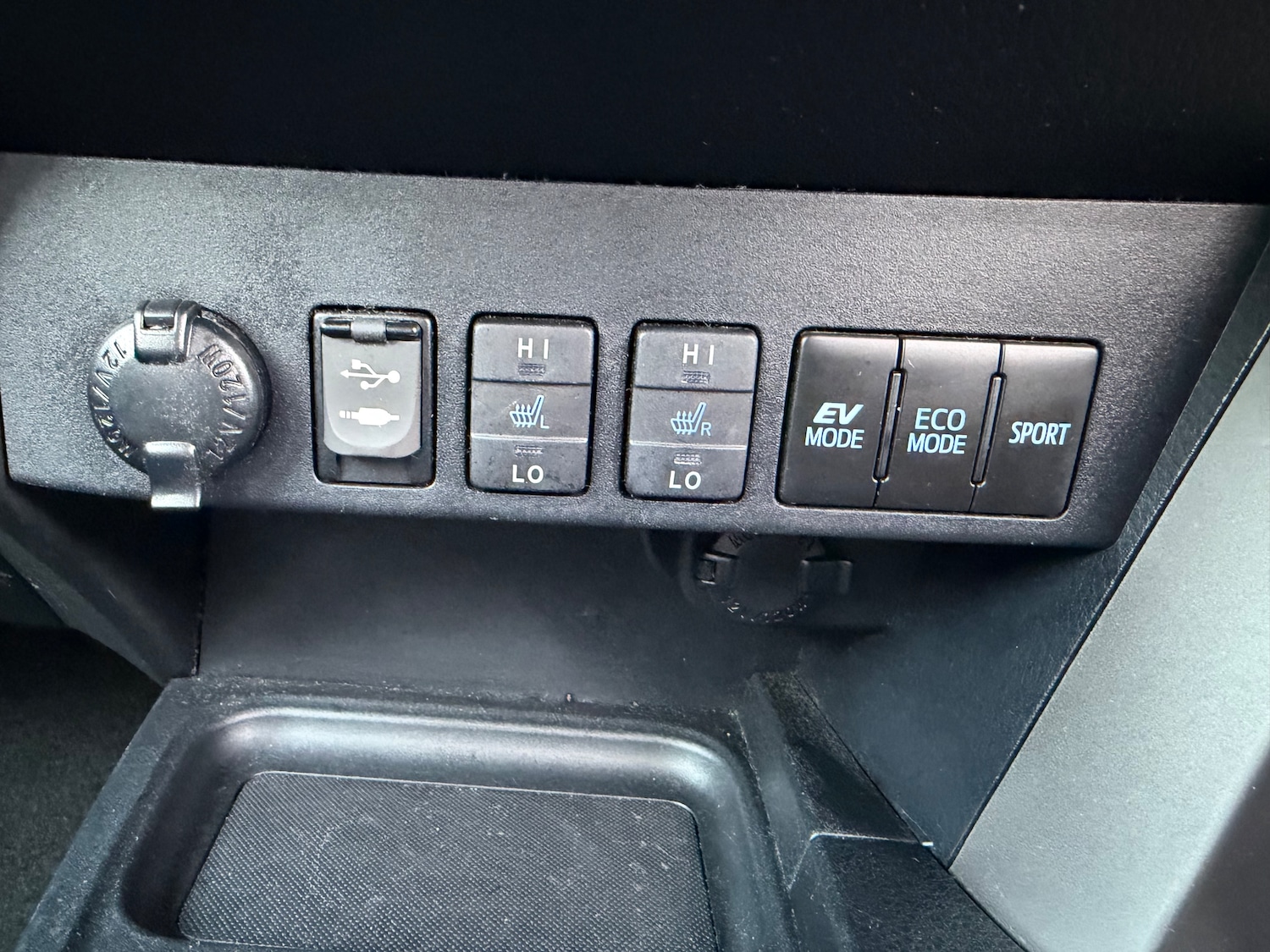 Used Toyota RAV4 2017 for sale - 77368786: Photo 34