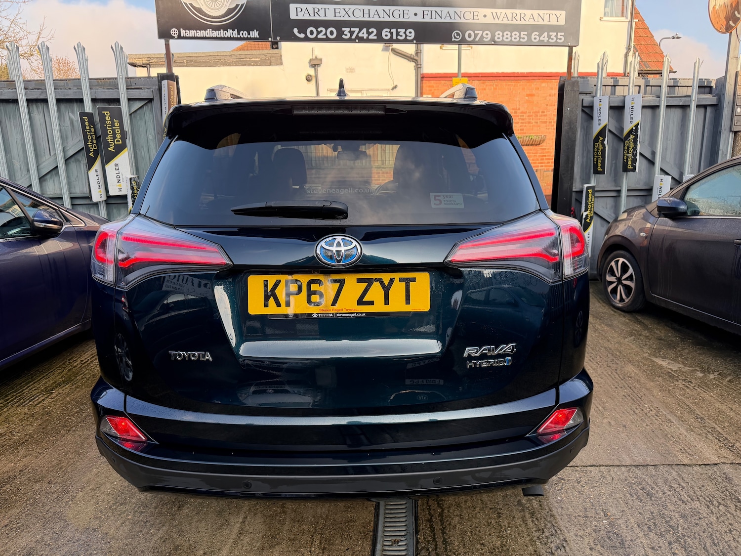 Used Toyota RAV4 2017 for sale - 77368786: Photo 4