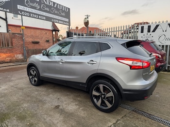 Used Nissan Qashqai 2015 for sale - 77795206: Photo