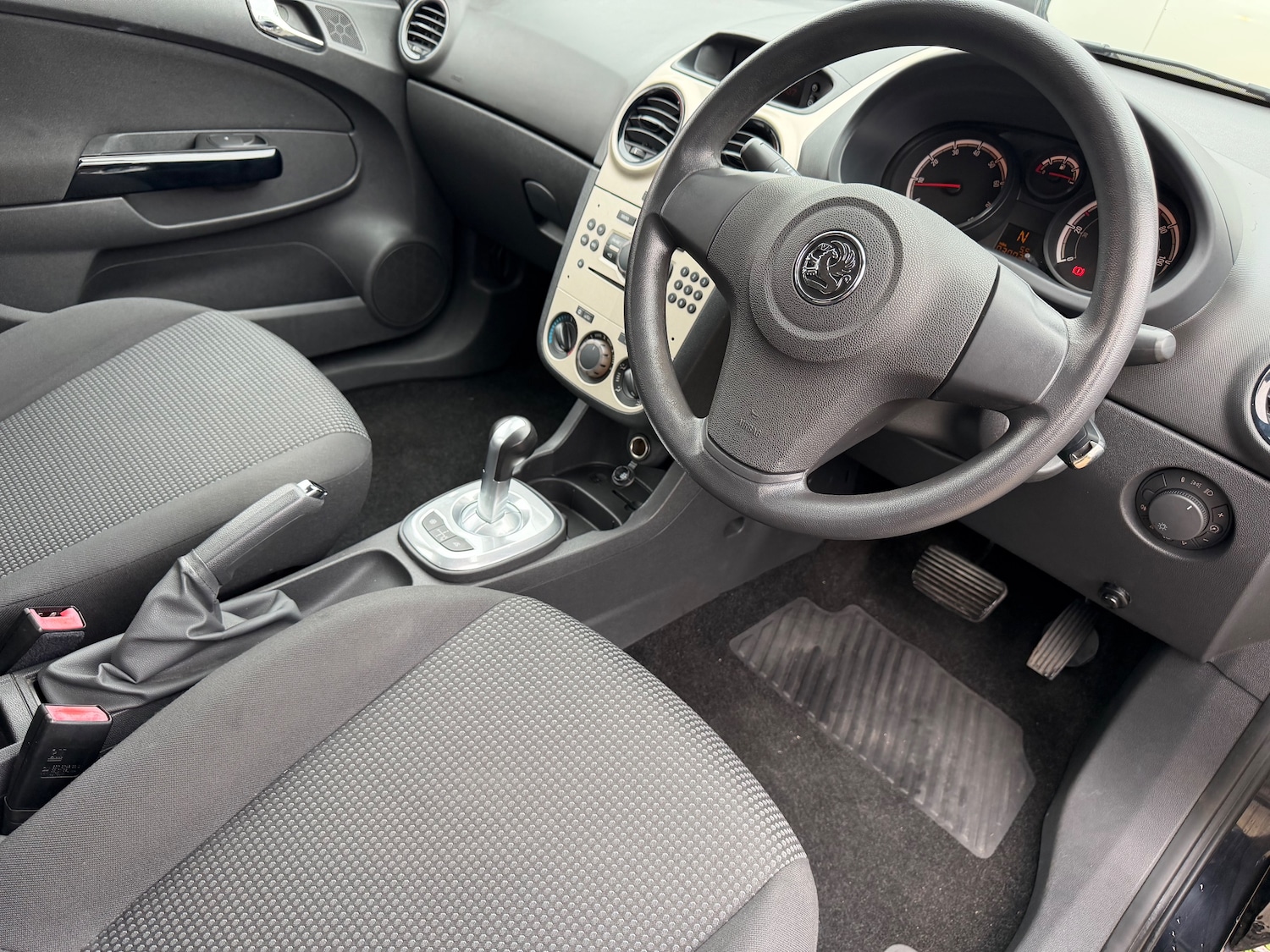 Used Vauxhall Corsa 2008 for sale - 77023530: Photo 9