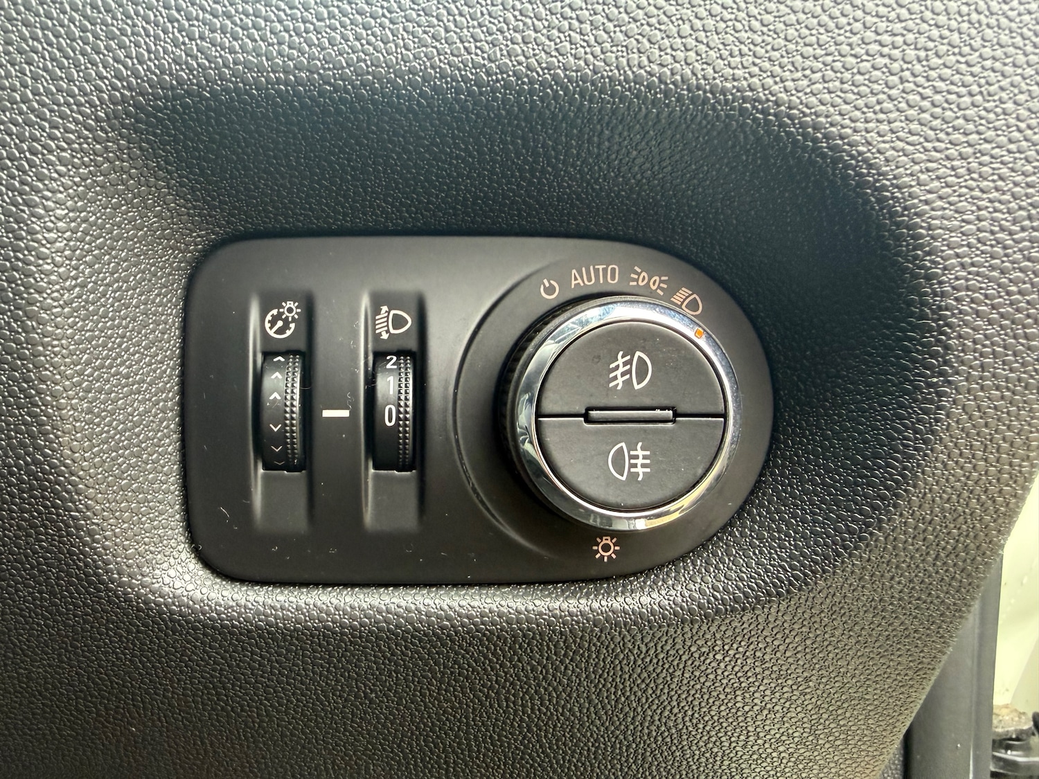 Used Vauxhall Corsa 2012 for sale - 77546121: Photo 10