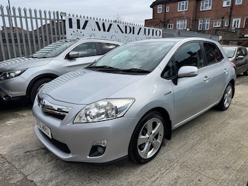 Toyota Auris feature image