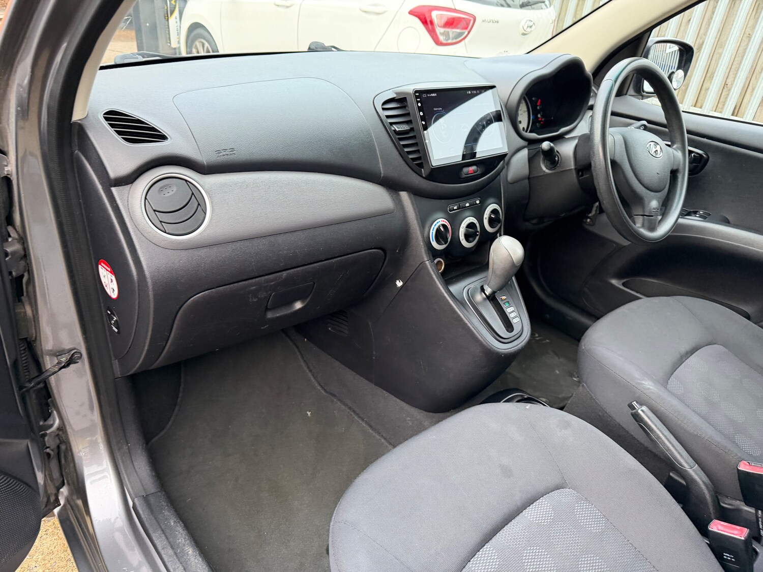 Used Hyundai i10 2010 for sale - 77526304: Photo 9