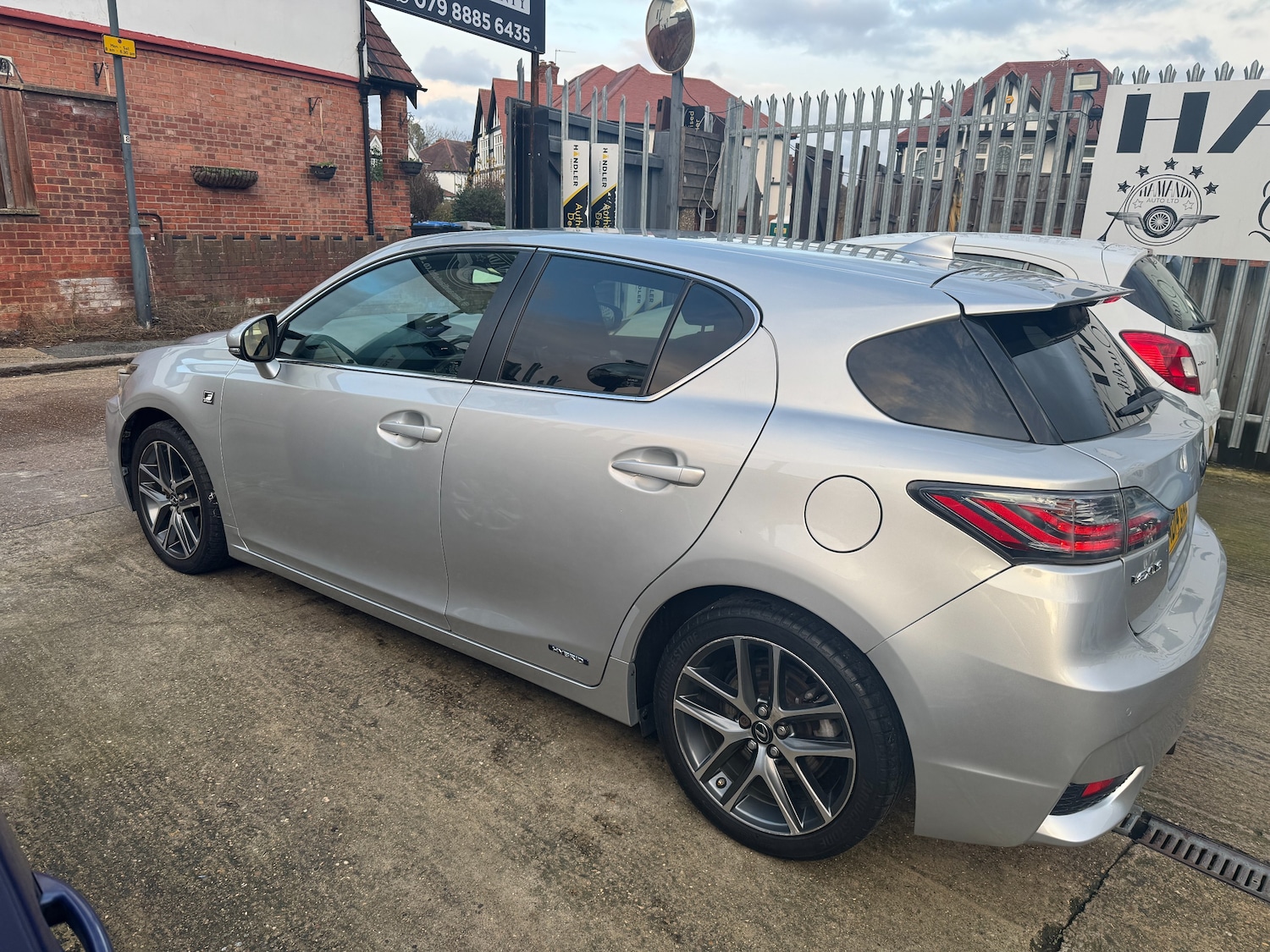 Used Lexus CT 2014 for sale - 77307756: Photo 2