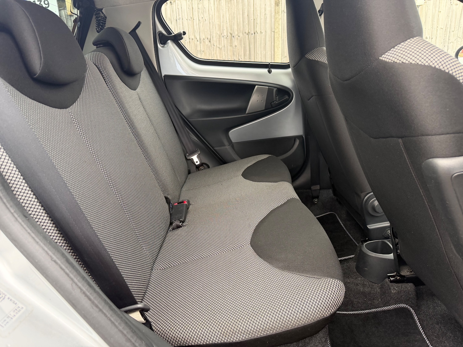 Used Toyota AYGO 2014 for sale - 77520055: Photo 10