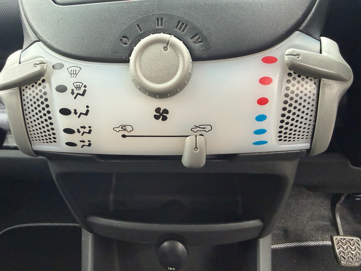 Used Toyota AYGO 2014 for sale - 77520055: Photo 16