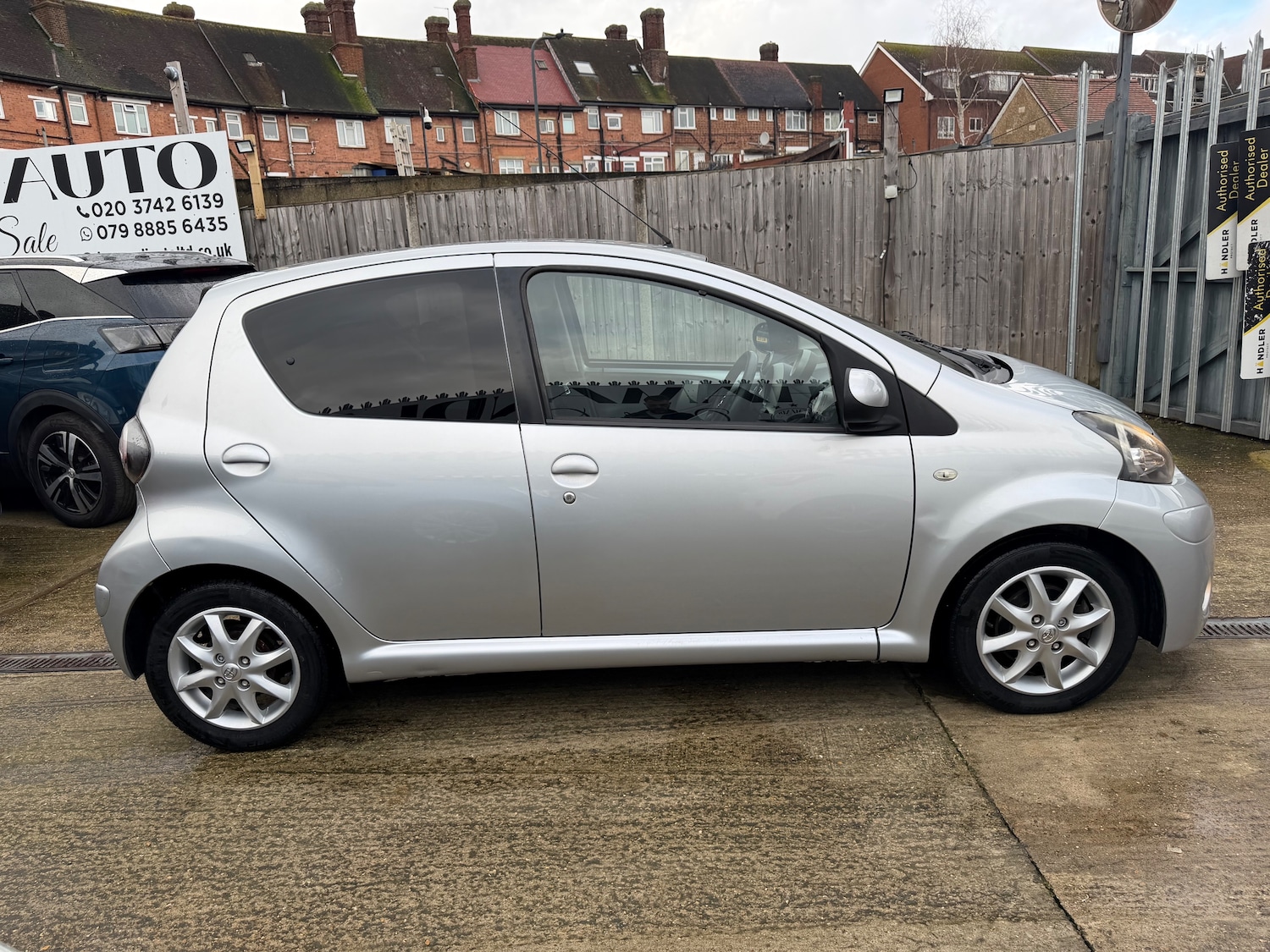 Used Toyota AYGO 2014 for sale - 77520055: Photo 6