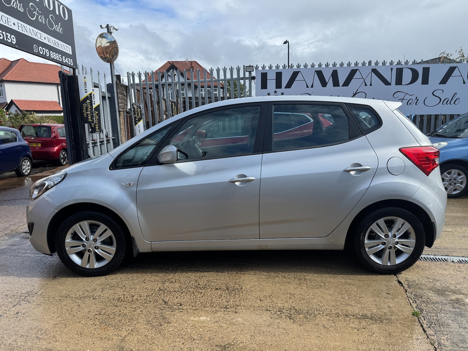 Used Hyundai Ix20 2011 for sale - 76362290: Photo 2