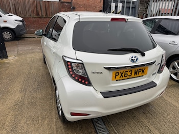 Used Toyota Yaris 2013 for sale - 77798079: Photo