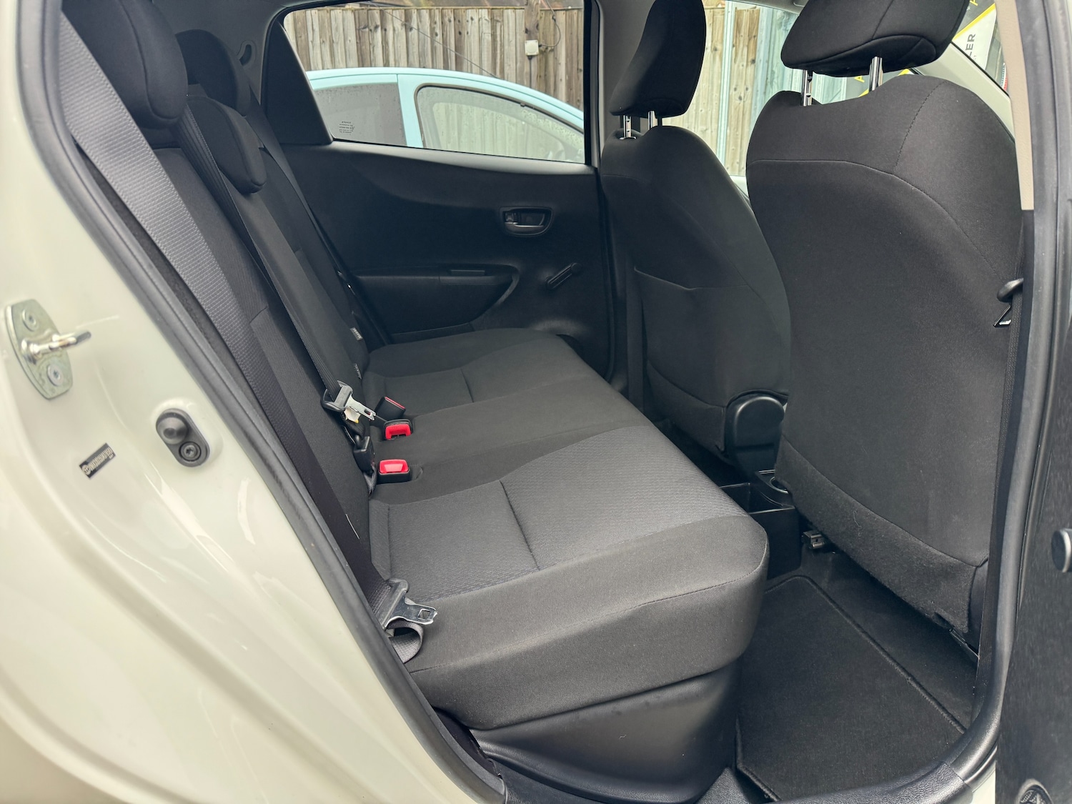 Used Toyota Yaris 2013 for sale - 77798079: Photo 43