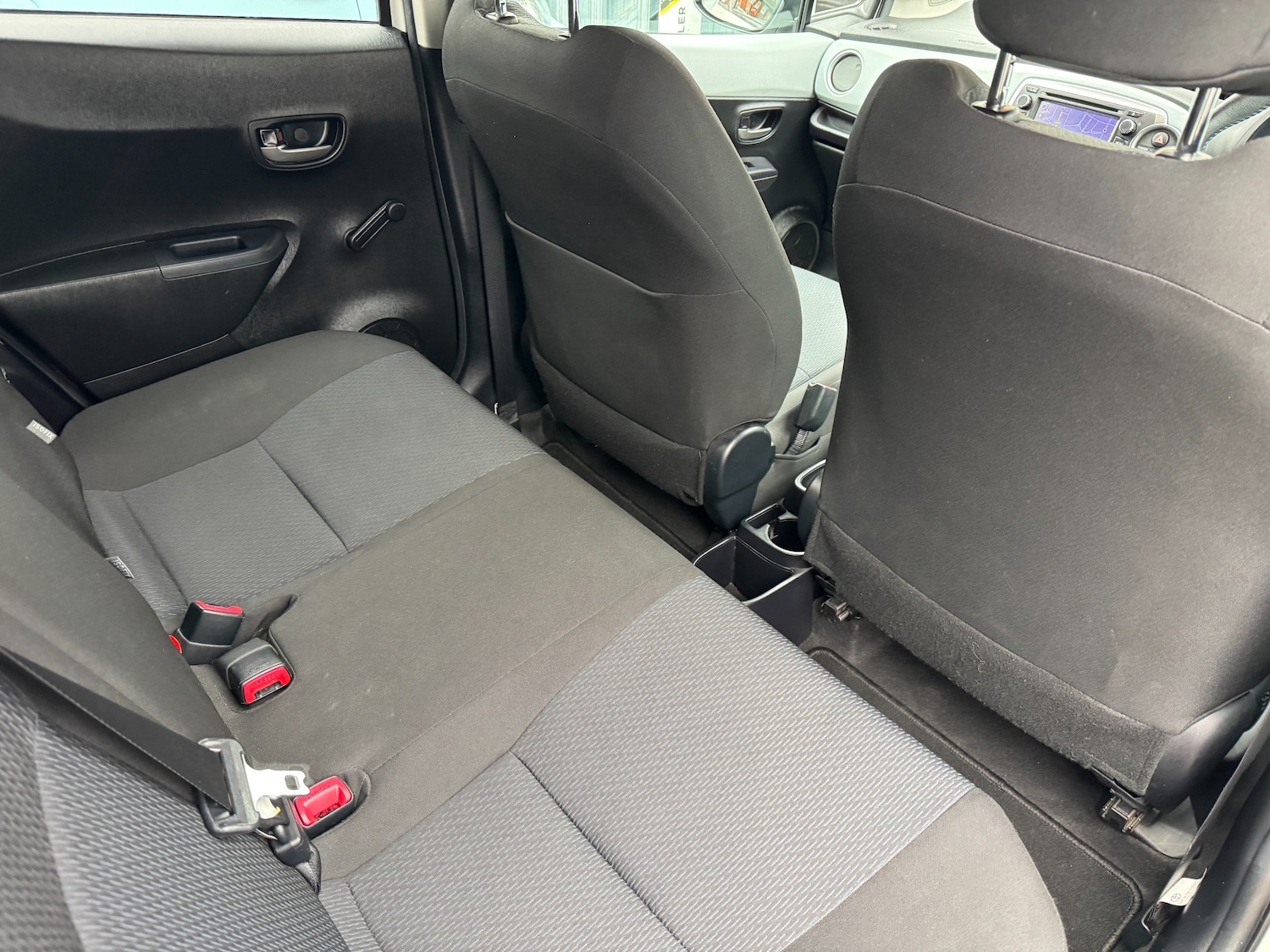 Used Toyota Yaris 2013 for sale - 77798079: Photo 45