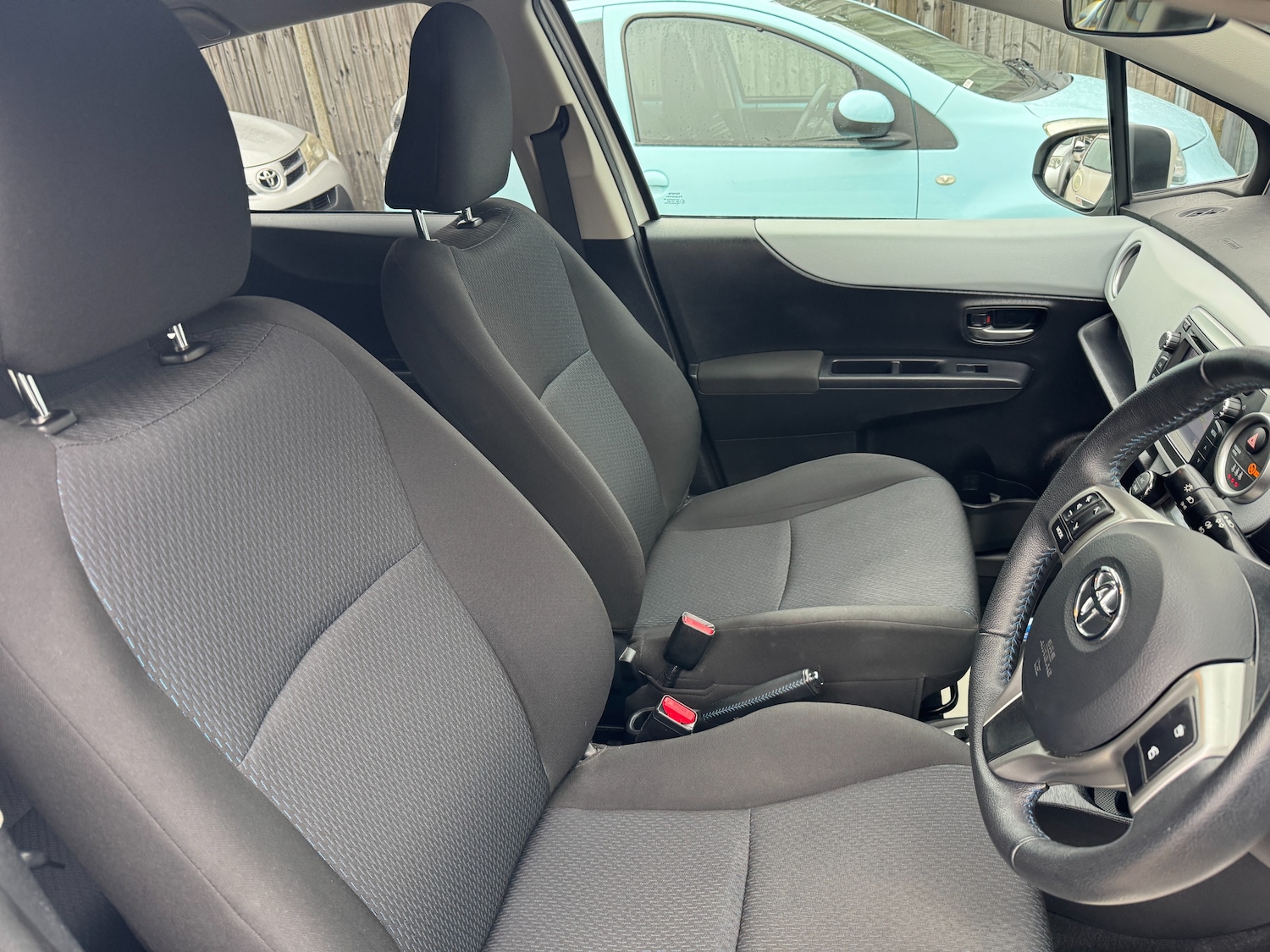 Used Toyota Yaris 2013 for sale - 77798079: Photo 52