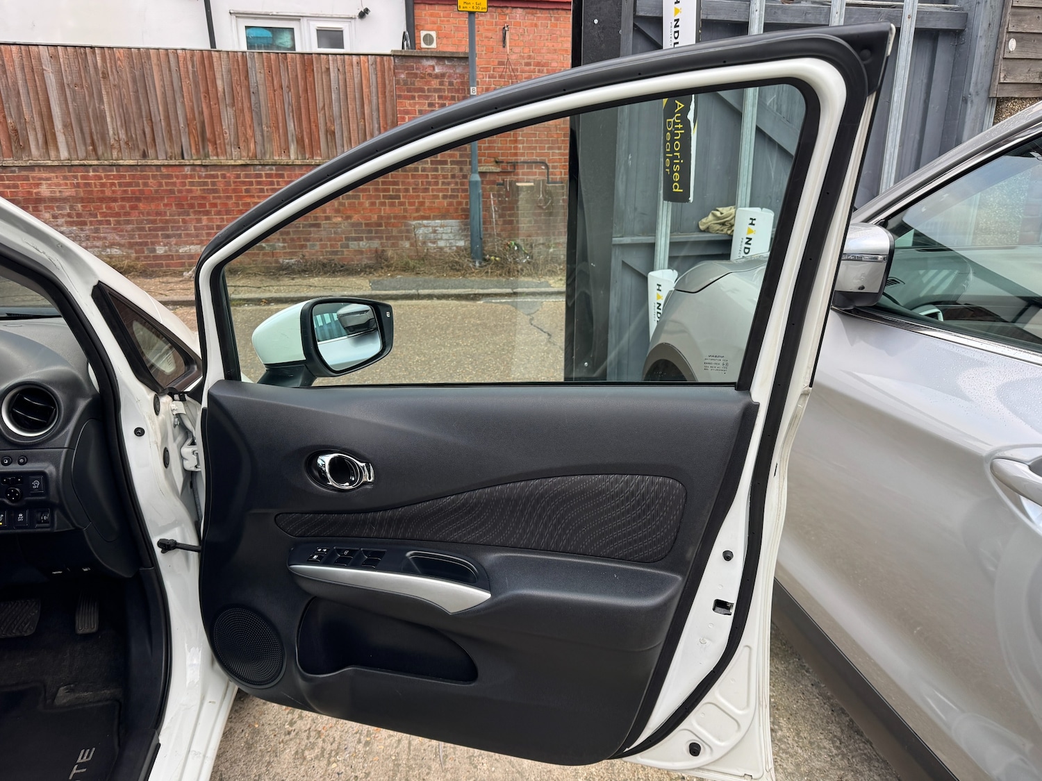 Used Nissan Note 2015 for sale - 77057955: Photo 44