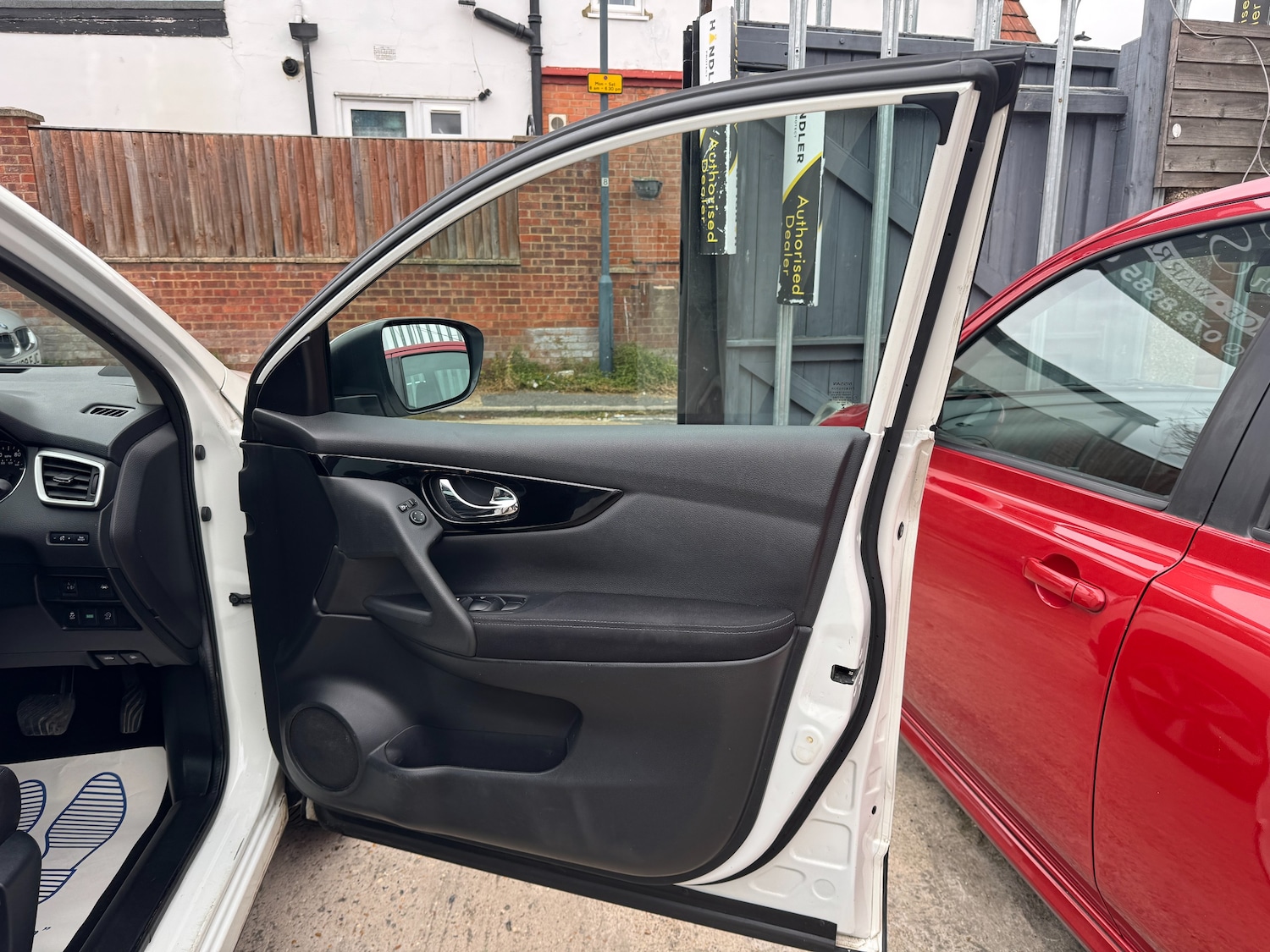 Used Nissan Qashqai 2017 for sale - 76285970: Photo 39