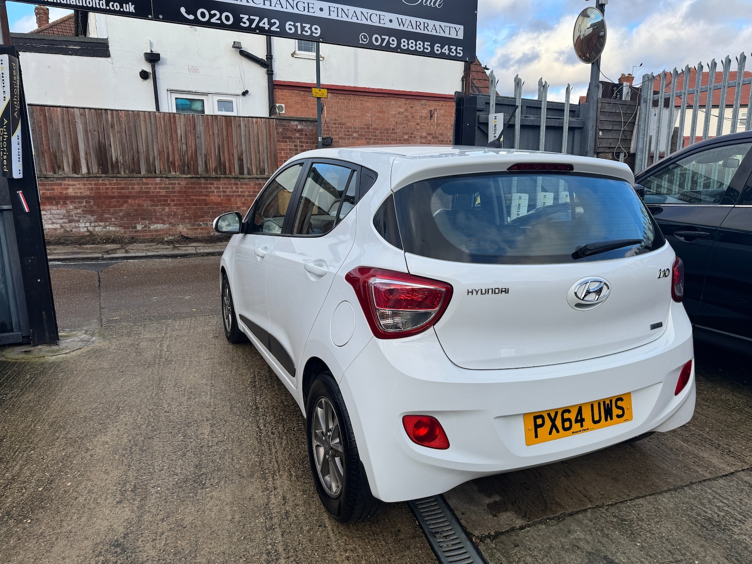 Used Hyundai i10 2014 for sale - 77232337: Photo 3